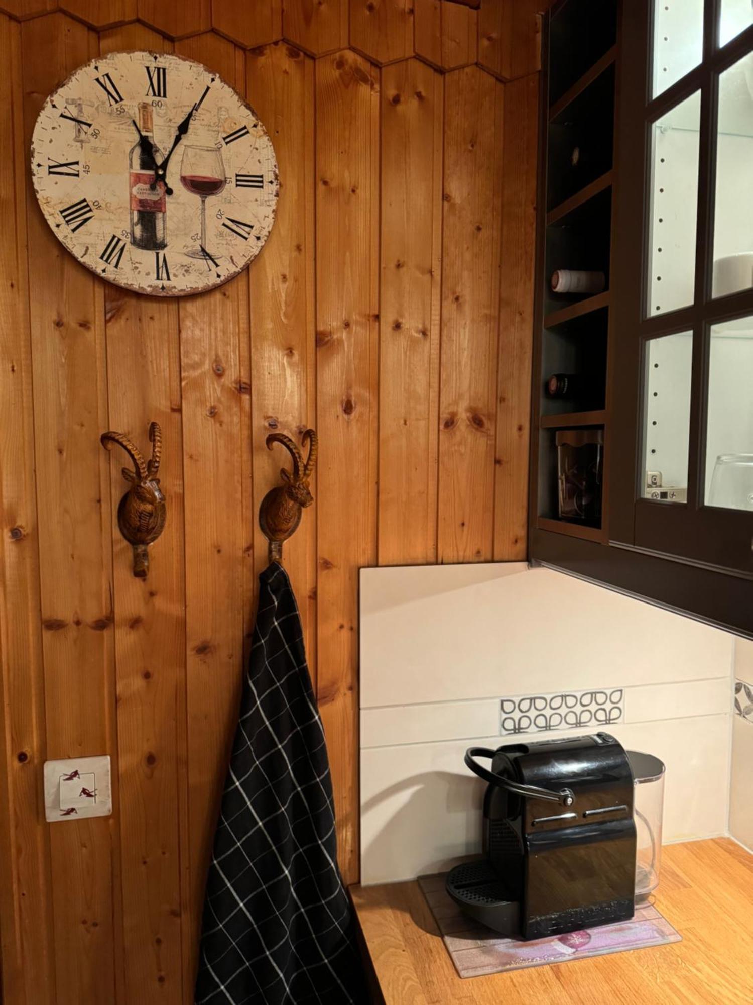 Charming, Cosy Chalet Nestled In A Breathtaking Surrounding With Spectacular, Stunning Mountain Views La Chapelle-d'Abondance Luaran gambar