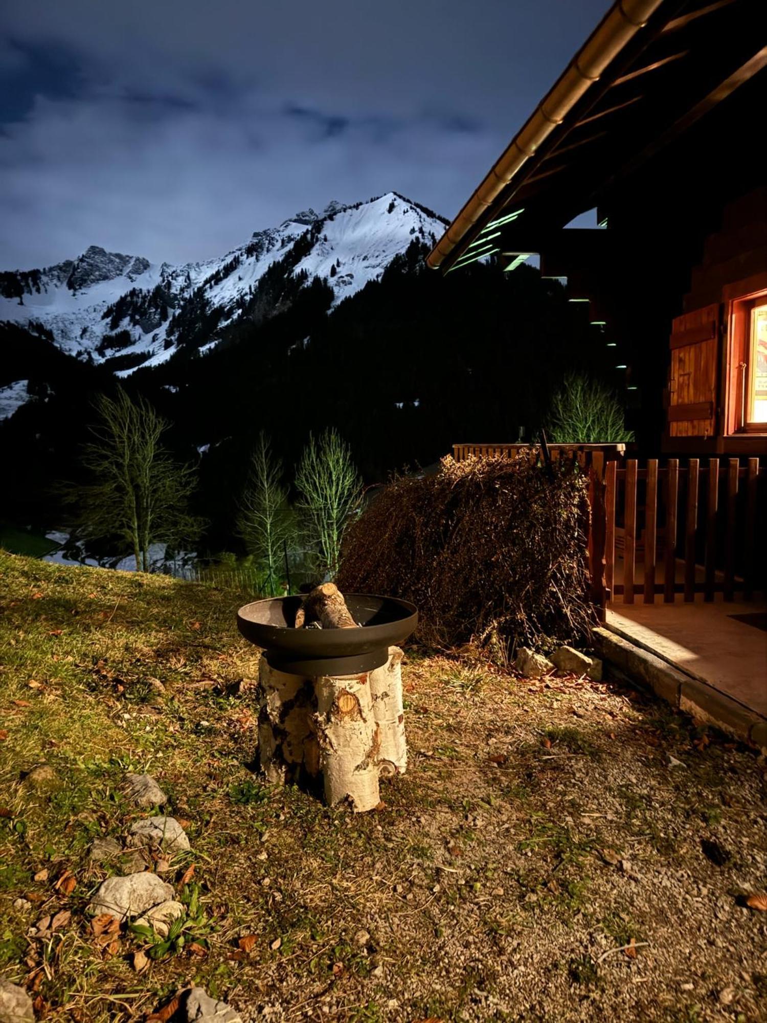 Charming, Cosy Chalet Nestled In A Breathtaking Surrounding With Spectacular, Stunning Mountain Views La Chapelle-d'Abondance Luaran gambar