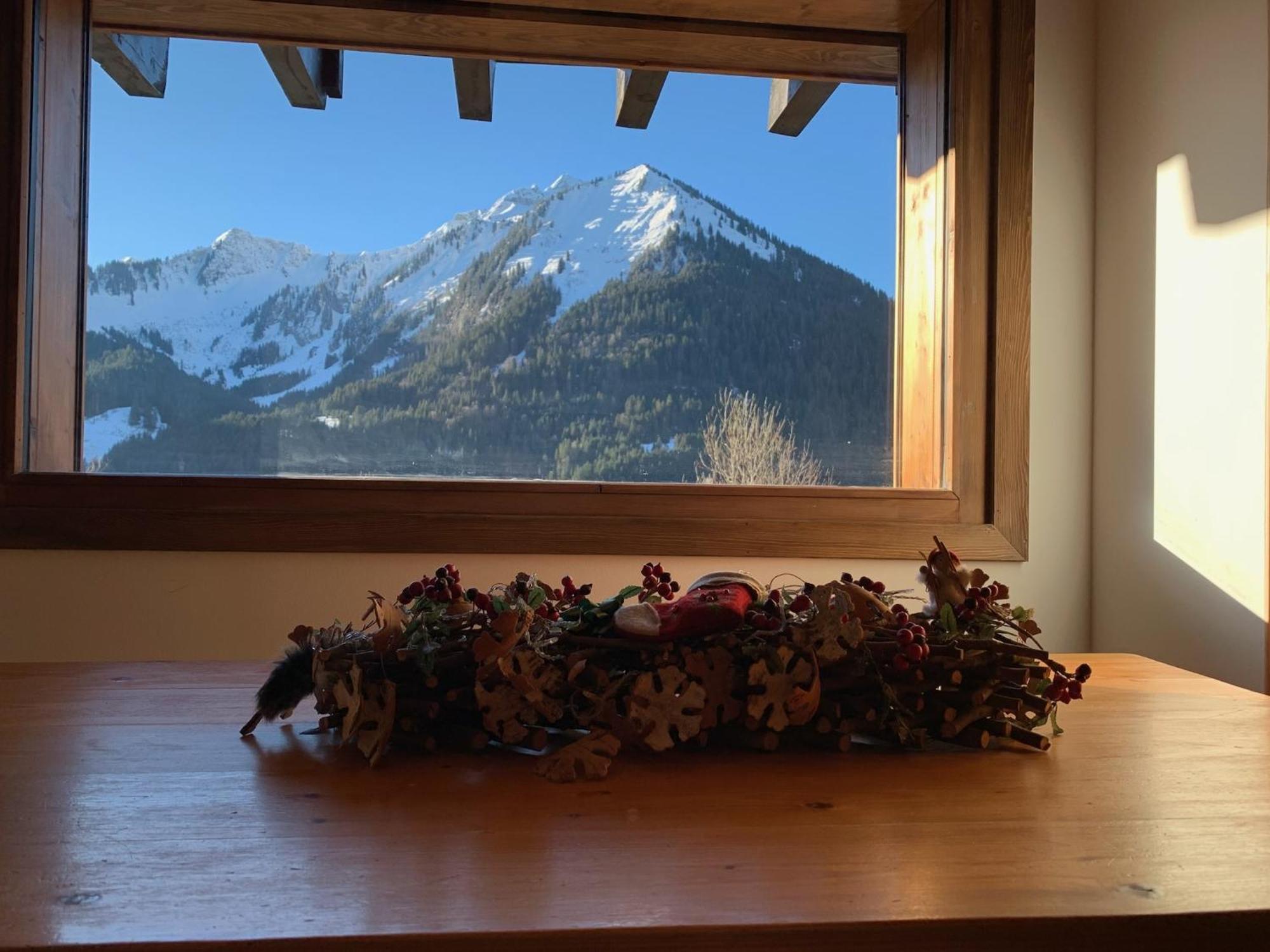 Charming, Cosy Chalet Nestled In A Breathtaking Surrounding With Spectacular, Stunning Mountain Views La Chapelle-d'Abondance Luaran gambar