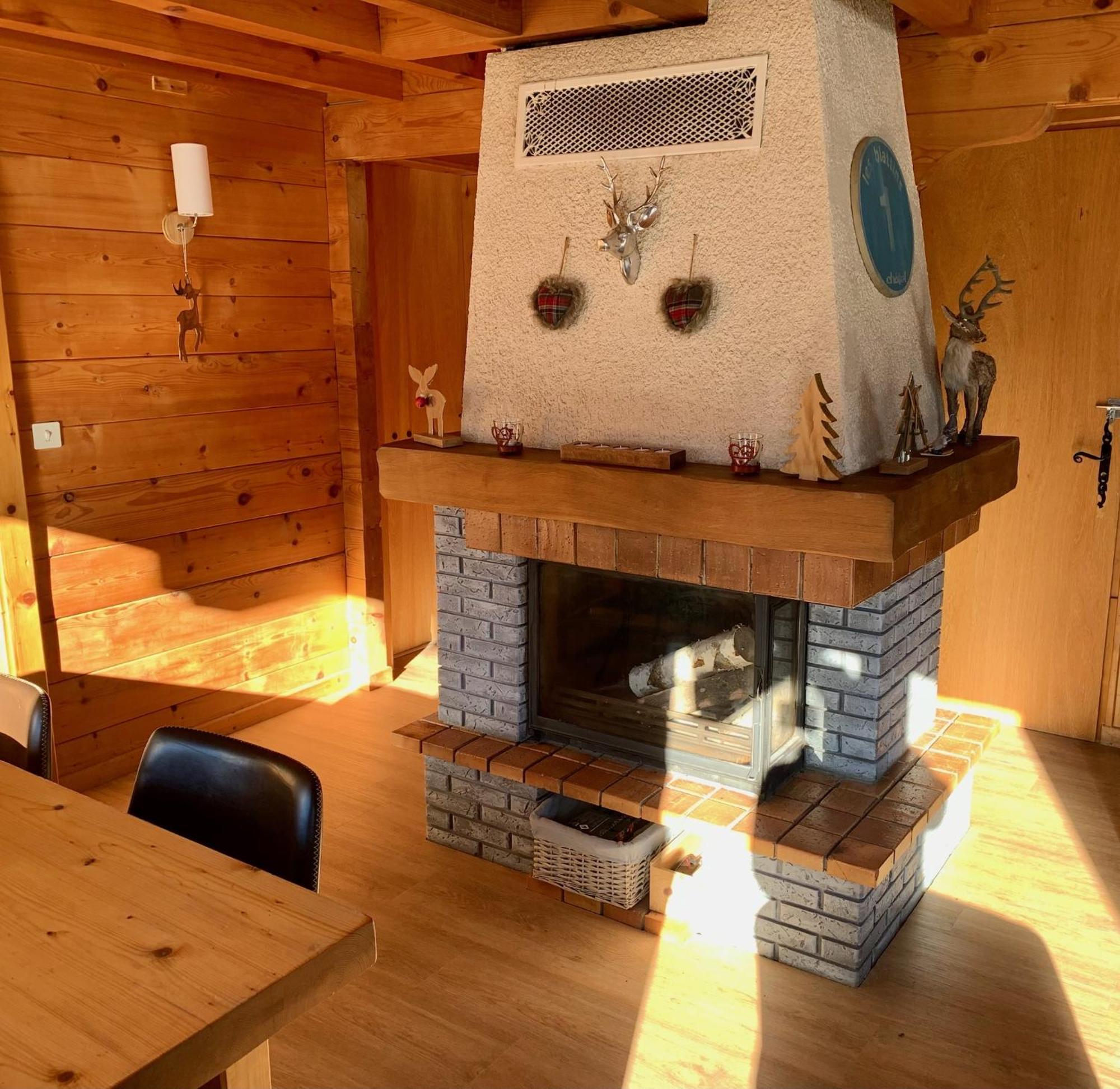 Charming, Cosy Chalet Nestled In A Breathtaking Surrounding With Spectacular, Stunning Mountain Views La Chapelle-d'Abondance Luaran gambar